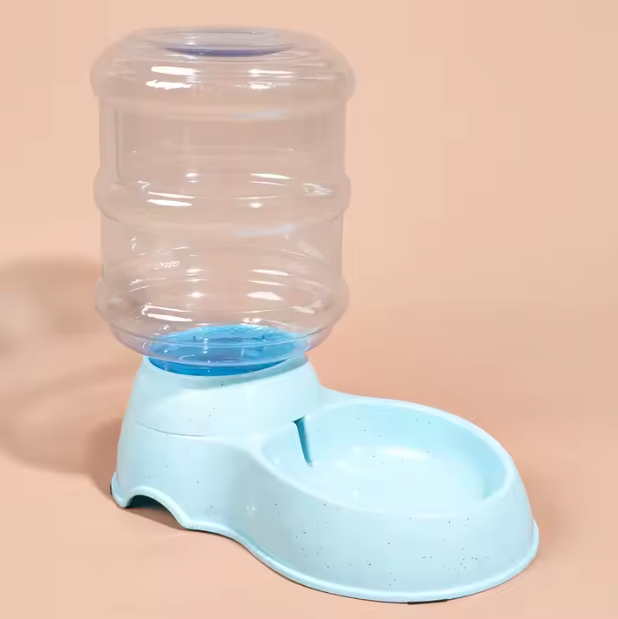 Dispensador Sifón de Agua y Croqueta